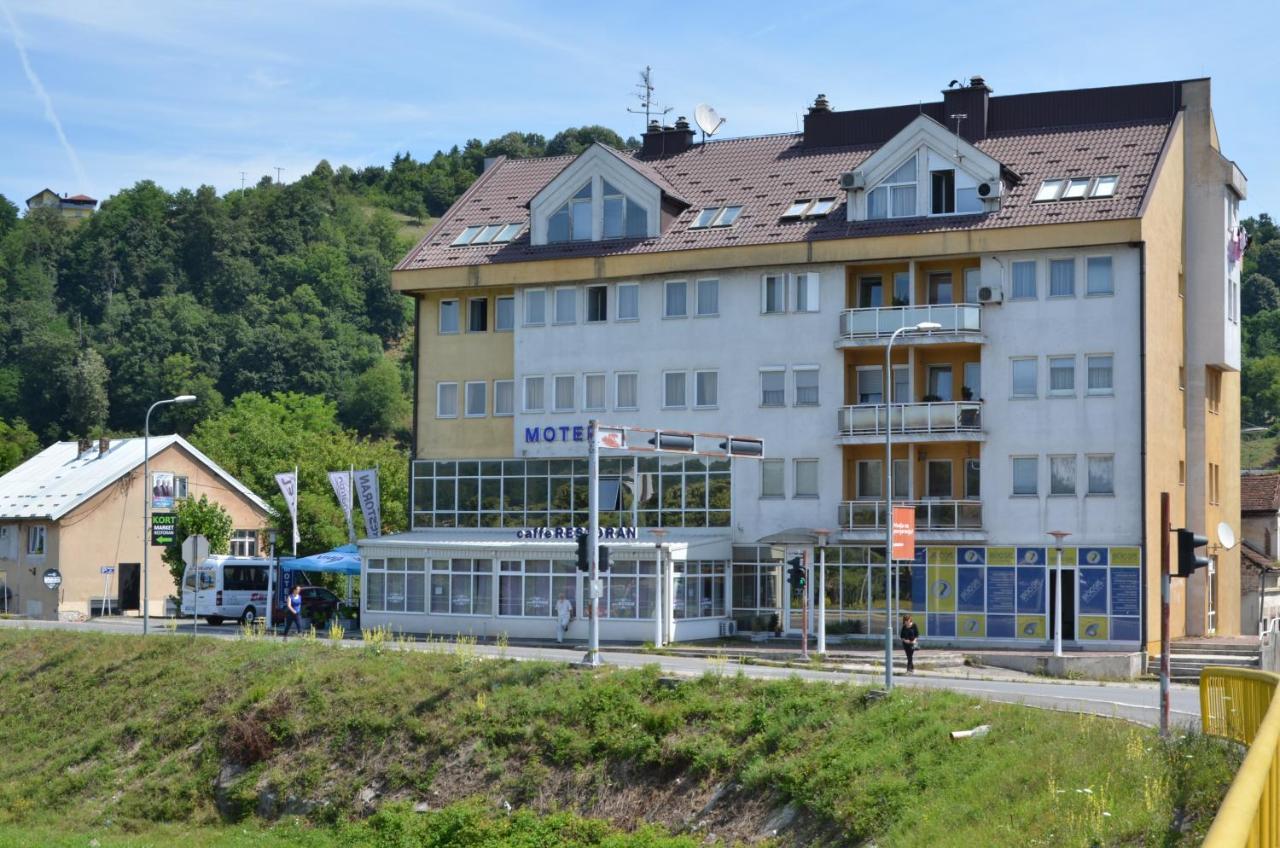 Motel New Sanatron Bosanski Novi エクステリア 写真