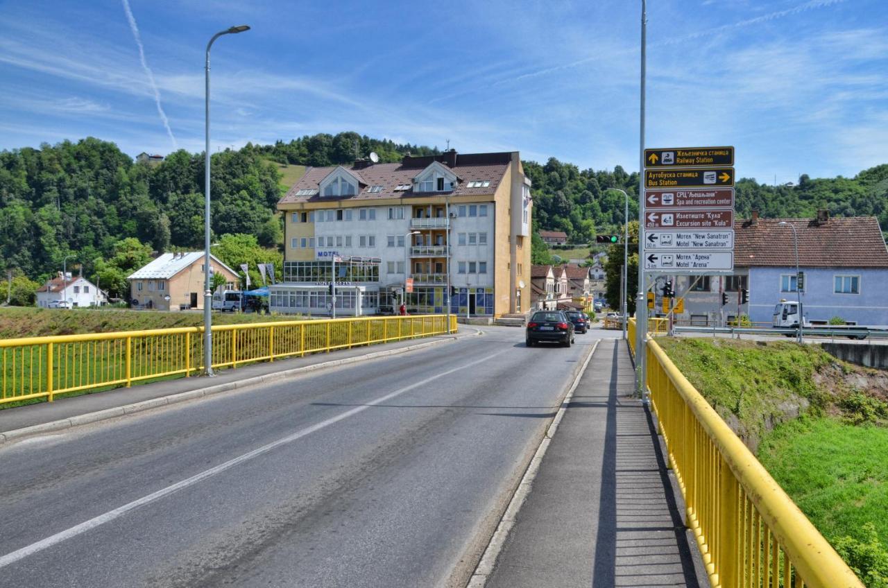 Motel New Sanatron Bosanski Novi エクステリア 写真
