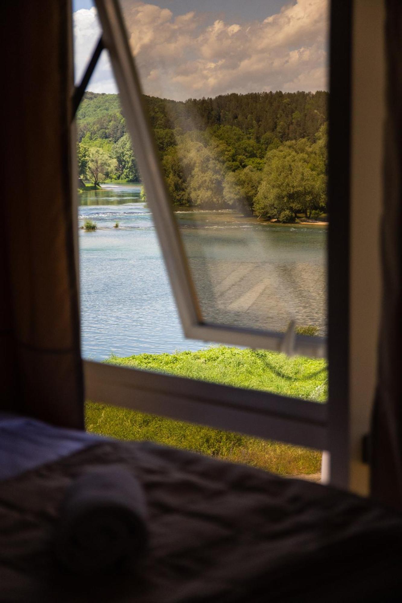 Motel New Sanatron Bosanski Novi エクステリア 写真