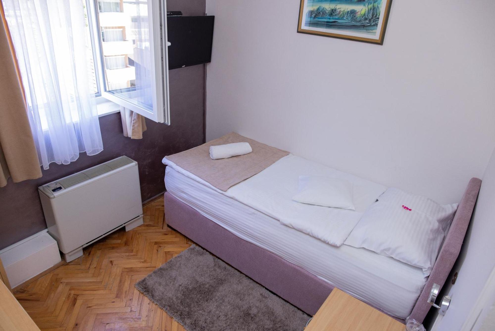 Motel New Sanatron Bosanski Novi エクステリア 写真
