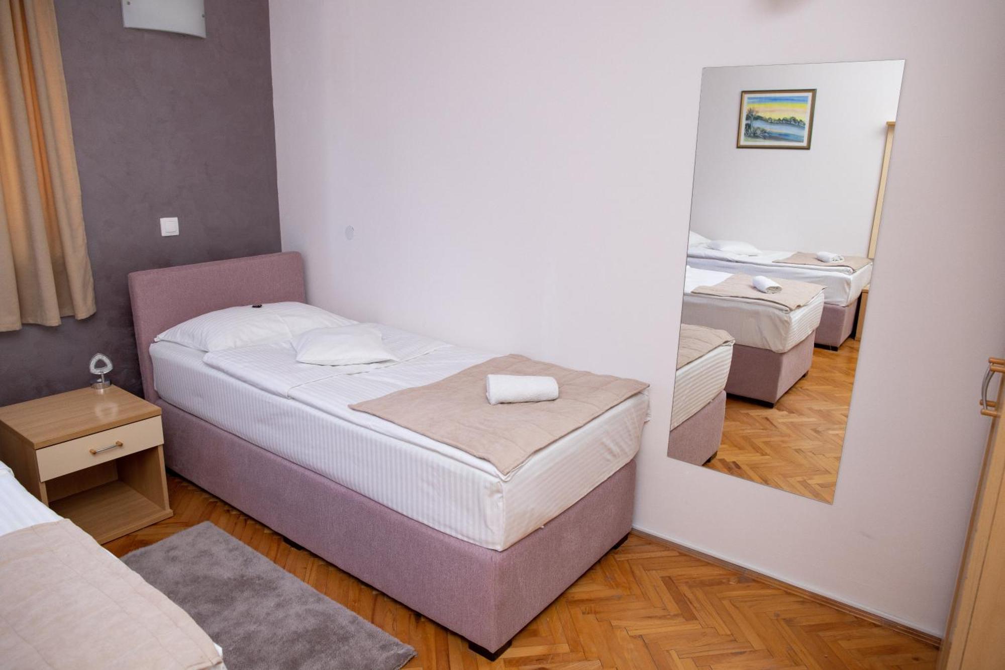 Motel New Sanatron Bosanski Novi エクステリア 写真