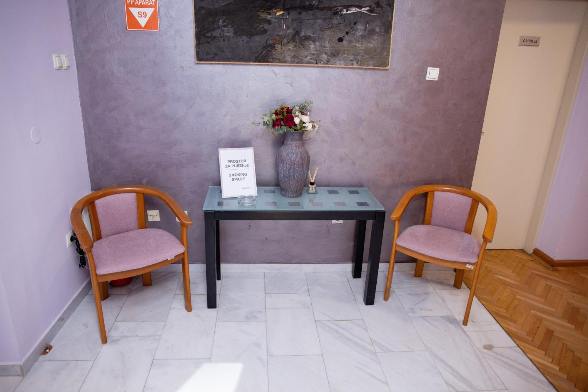 Motel New Sanatron Bosanski Novi エクステリア 写真