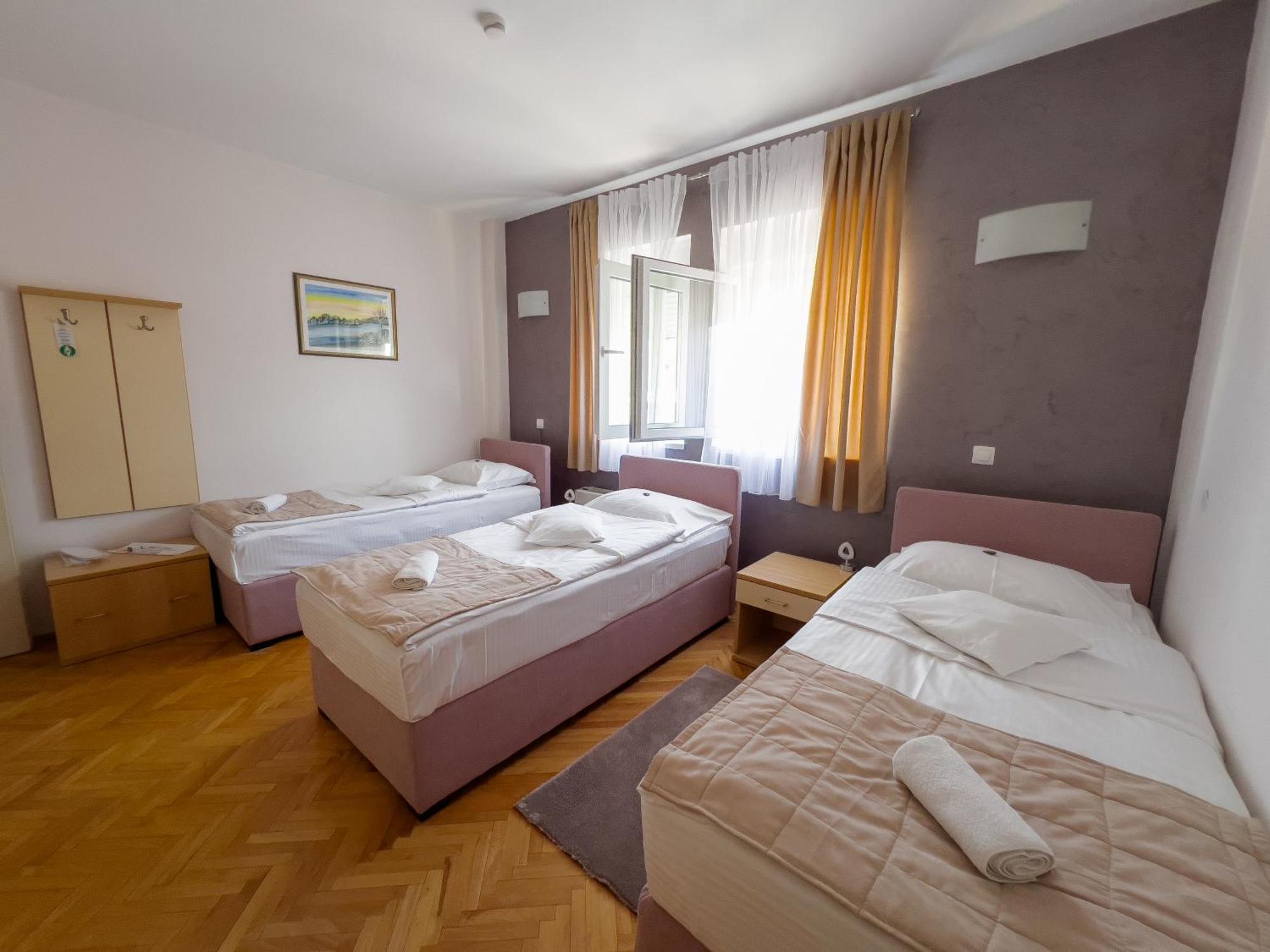 Motel New Sanatron Bosanski Novi エクステリア 写真