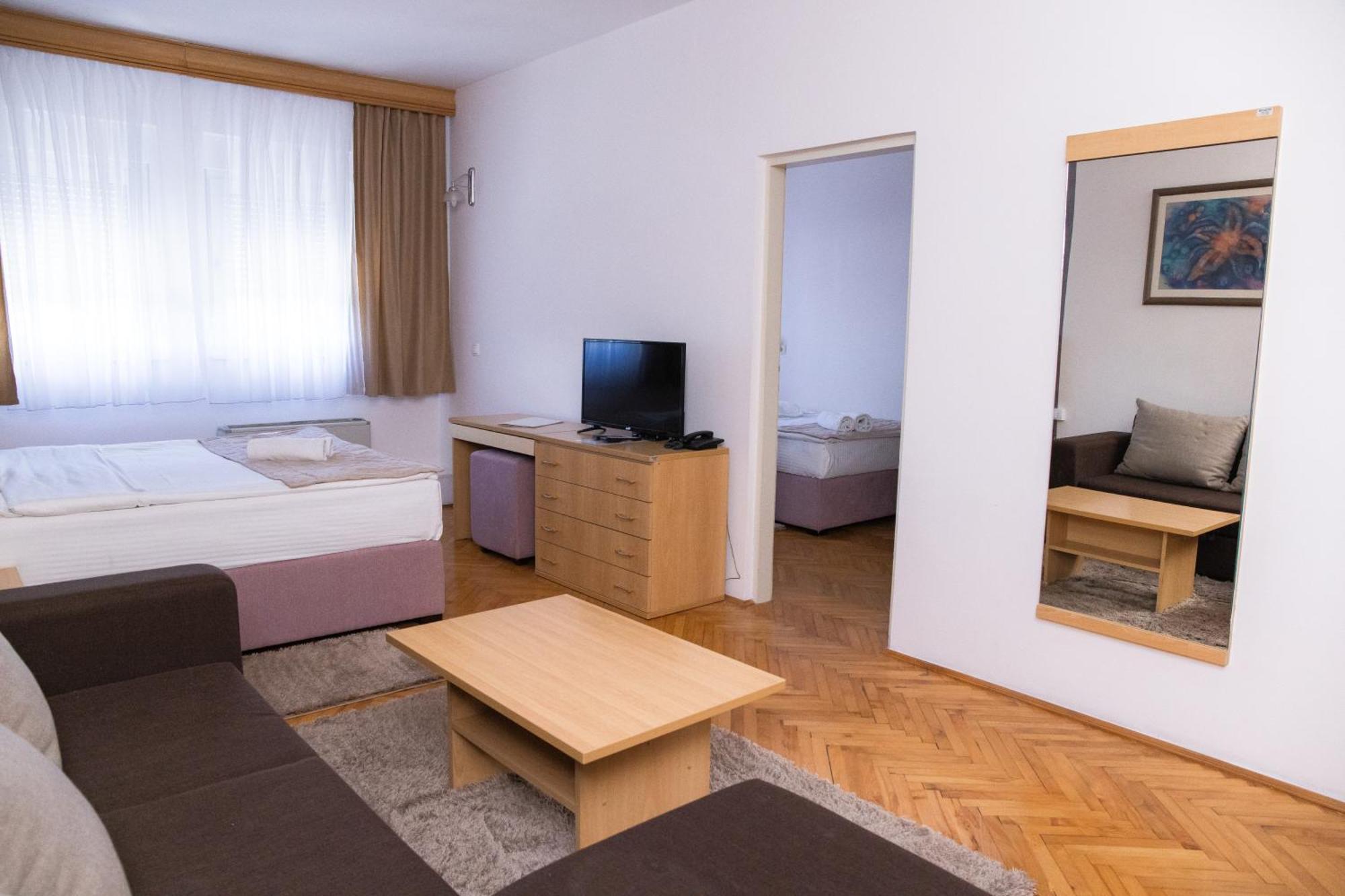 Motel New Sanatron Bosanski Novi エクステリア 写真