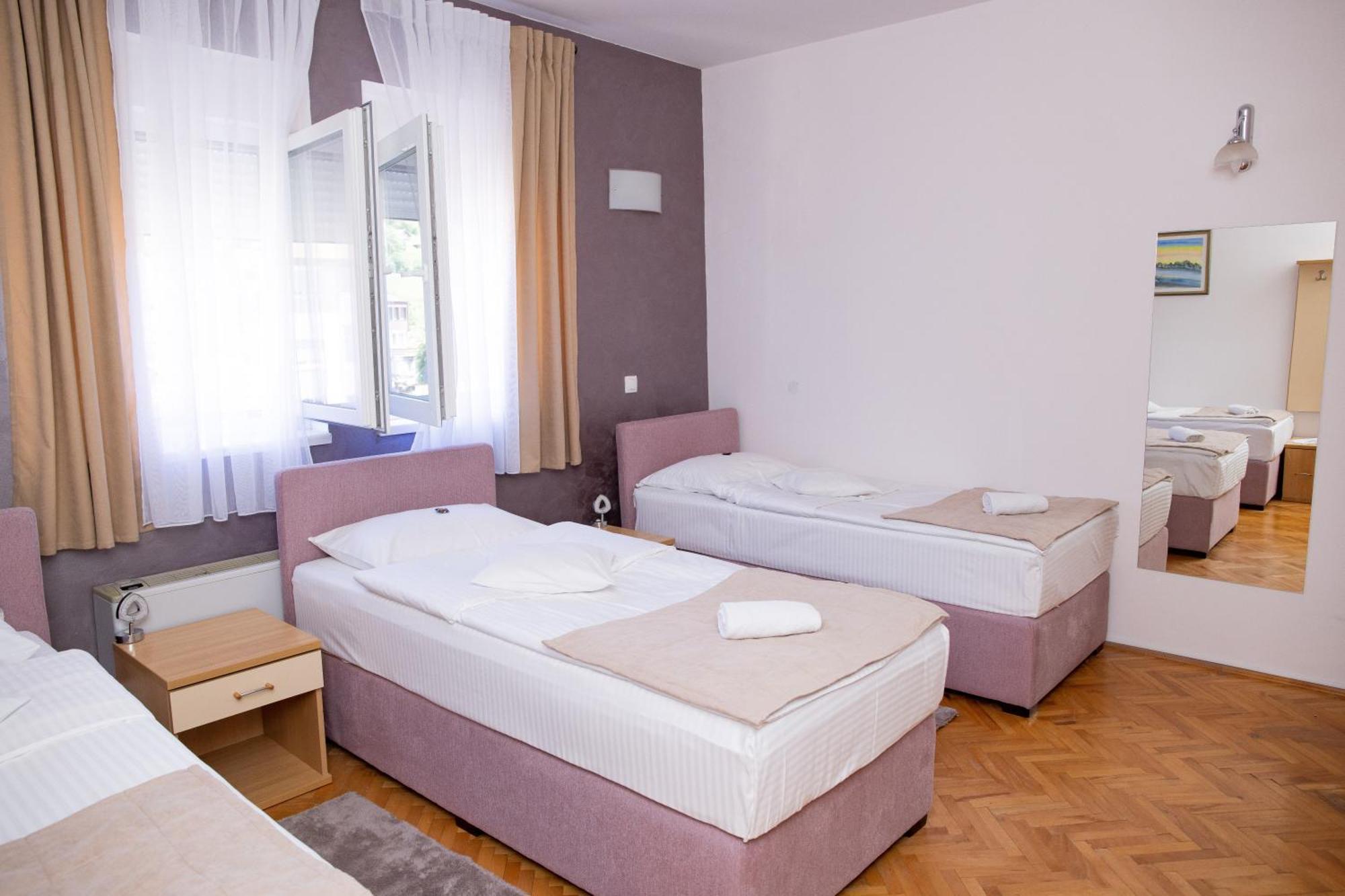Motel New Sanatron Bosanski Novi エクステリア 写真