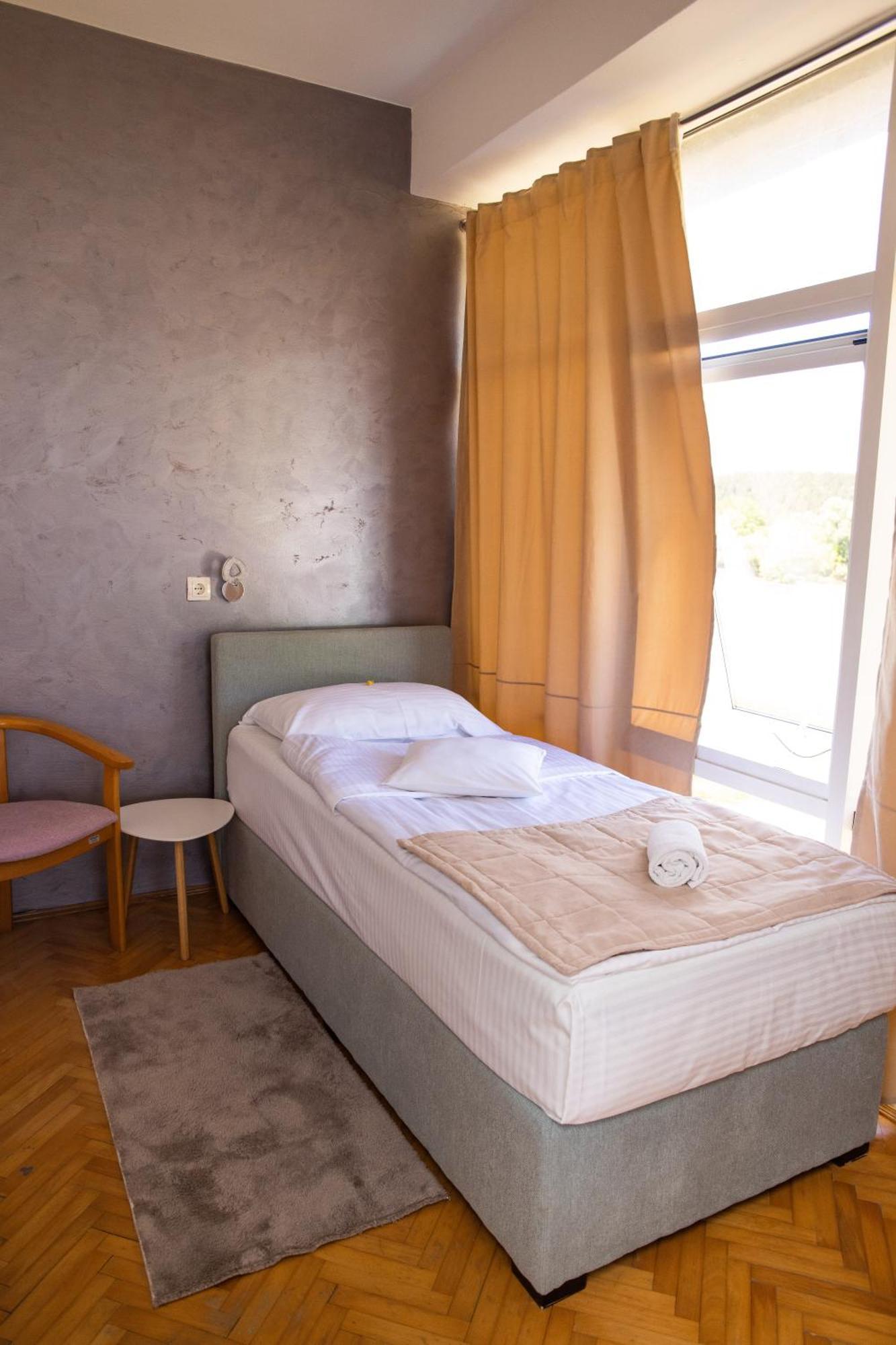 Motel New Sanatron Bosanski Novi エクステリア 写真