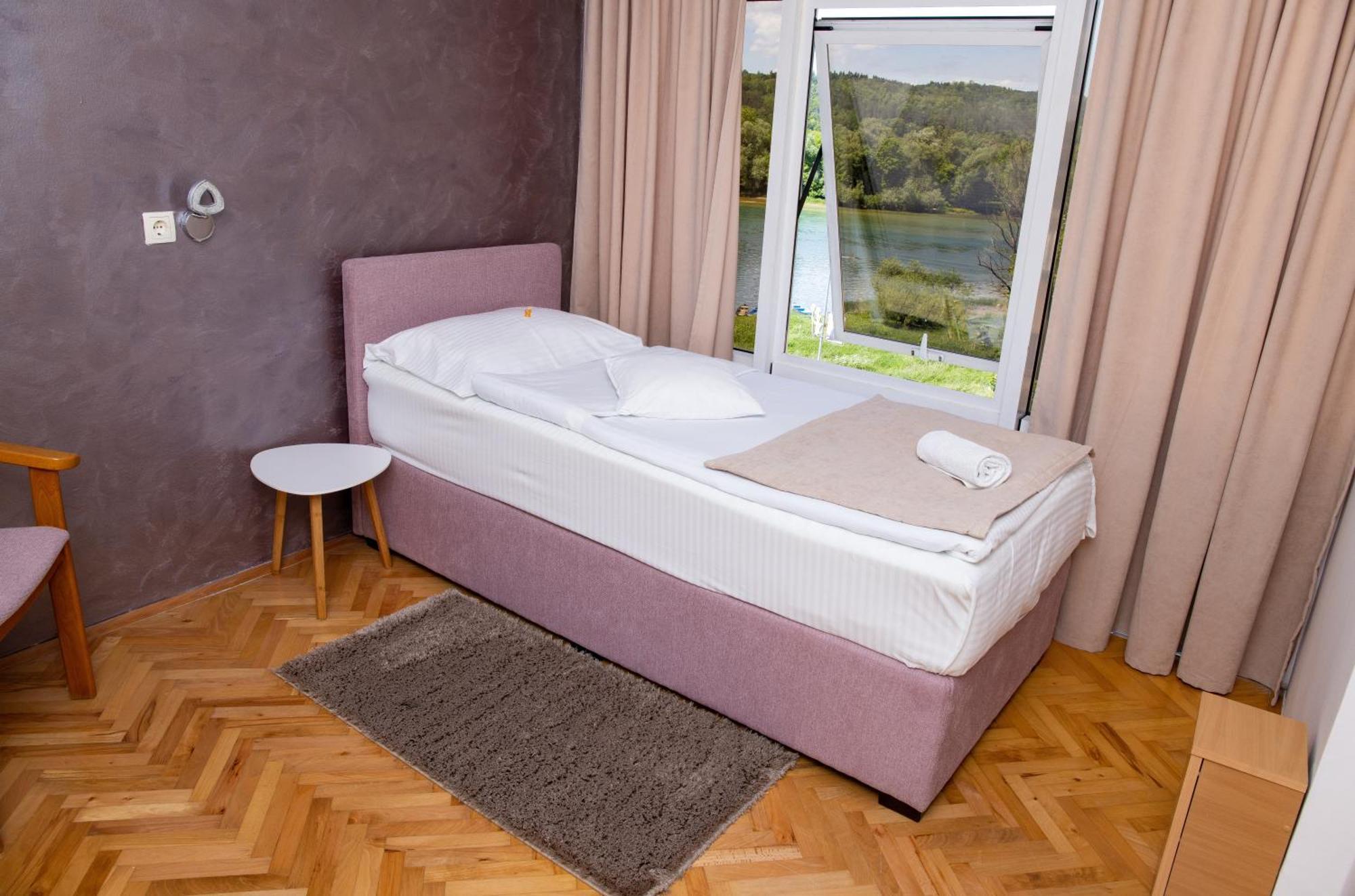 Motel New Sanatron Bosanski Novi エクステリア 写真
