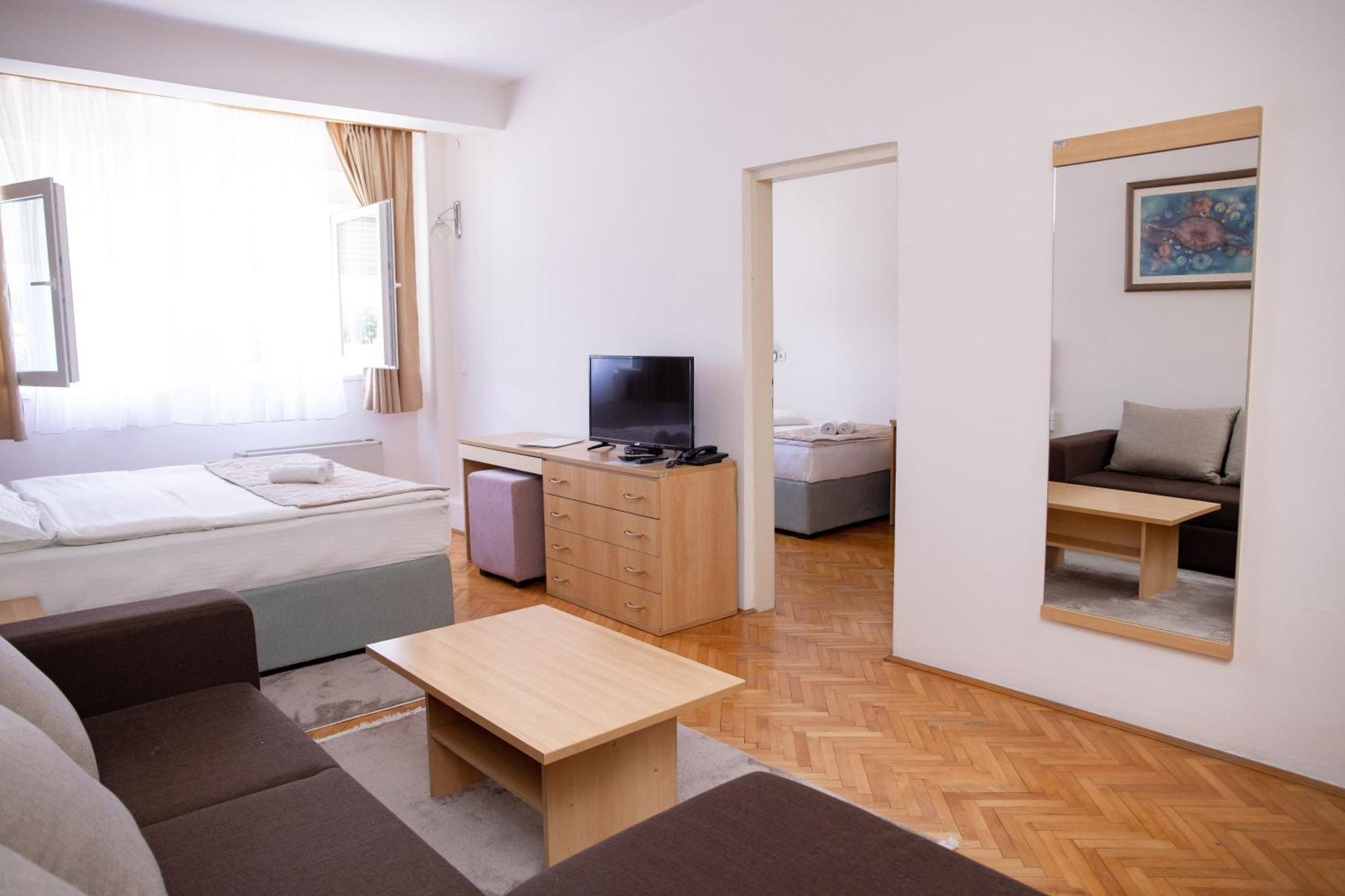 Motel New Sanatron Bosanski Novi エクステリア 写真