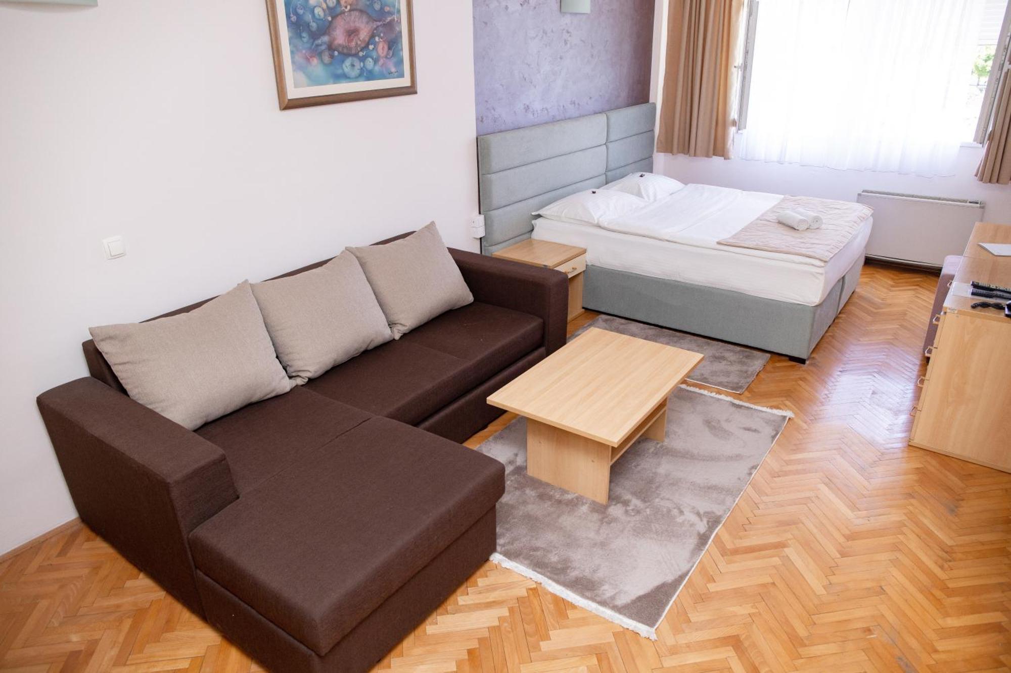 Motel New Sanatron Bosanski Novi エクステリア 写真