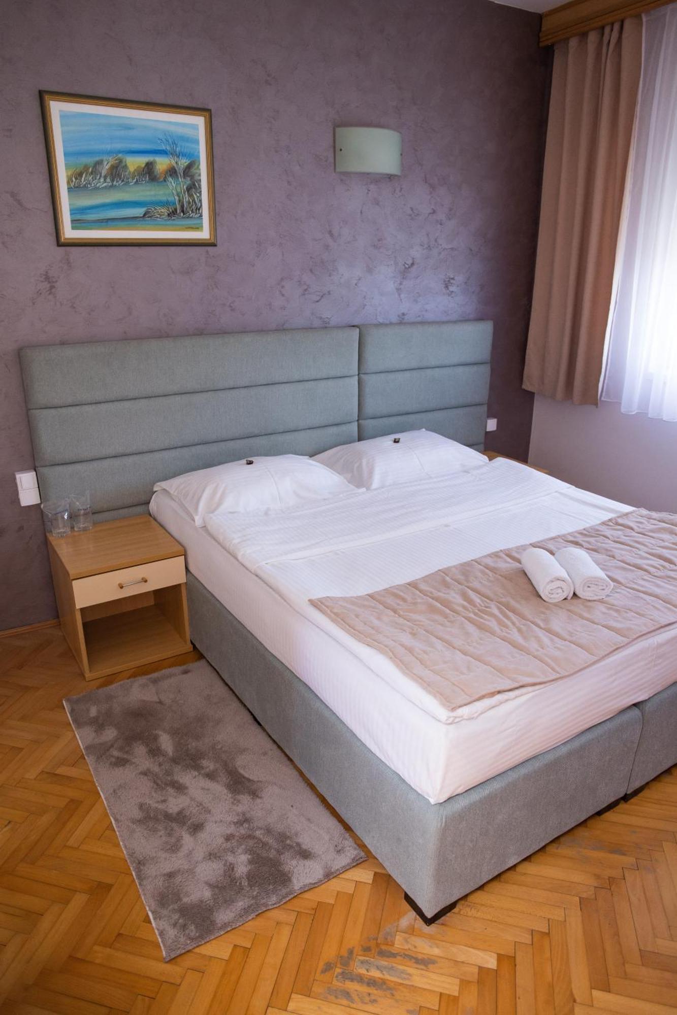 Motel New Sanatron Bosanski Novi エクステリア 写真