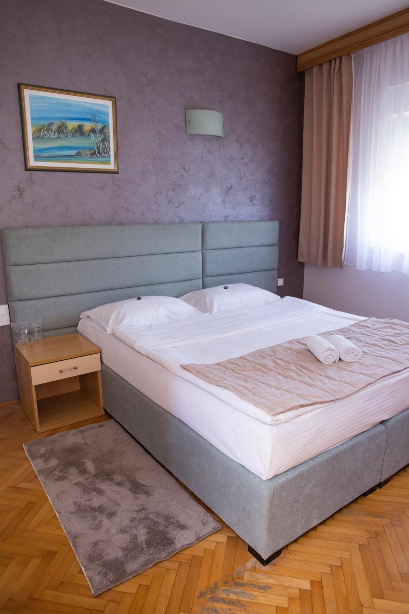 Motel New Sanatron Bosanski Novi エクステリア 写真