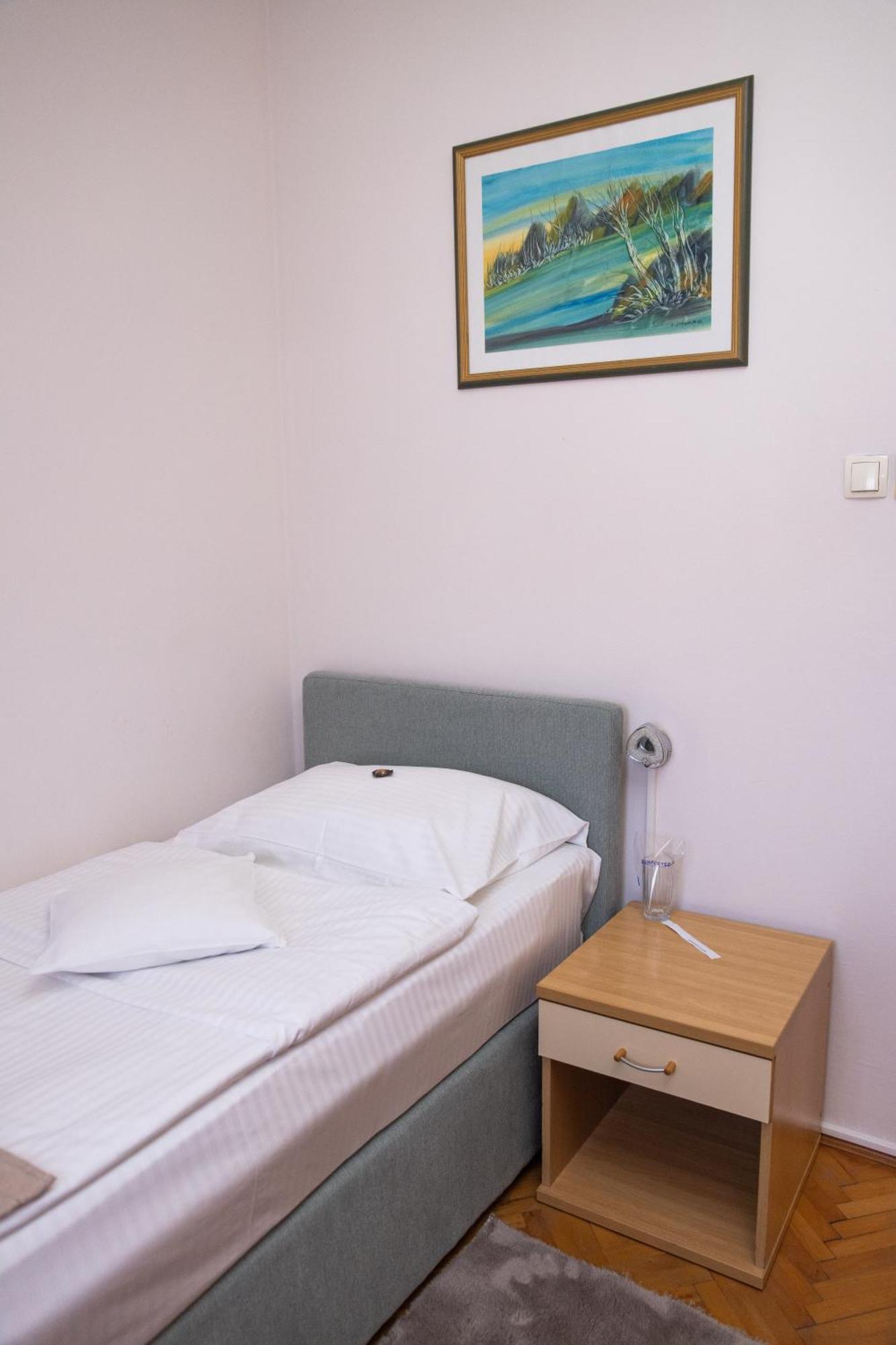 Motel New Sanatron Bosanski Novi エクステリア 写真