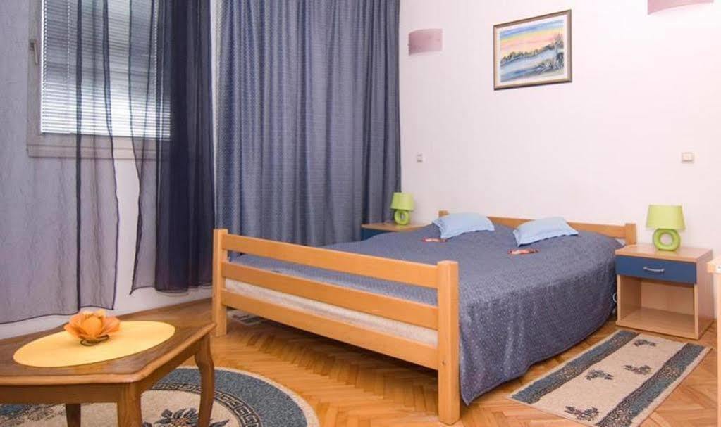 Motel New Sanatron Bosanski Novi エクステリア 写真